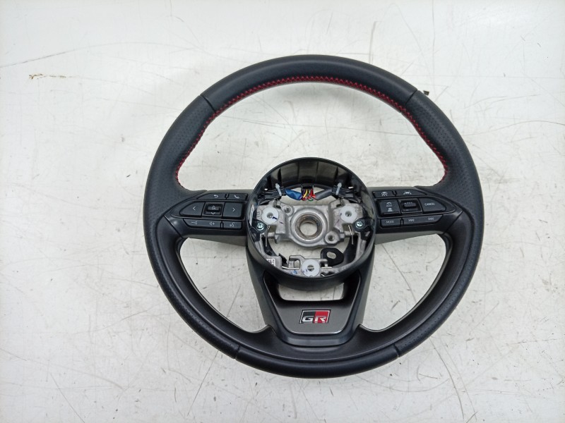 Recambio de volante para toyota yaris (_p21_, _pa1_, _ph1_) 1.5 hybrid (mxph11) referencia OEM IAM  45100K0190C1 