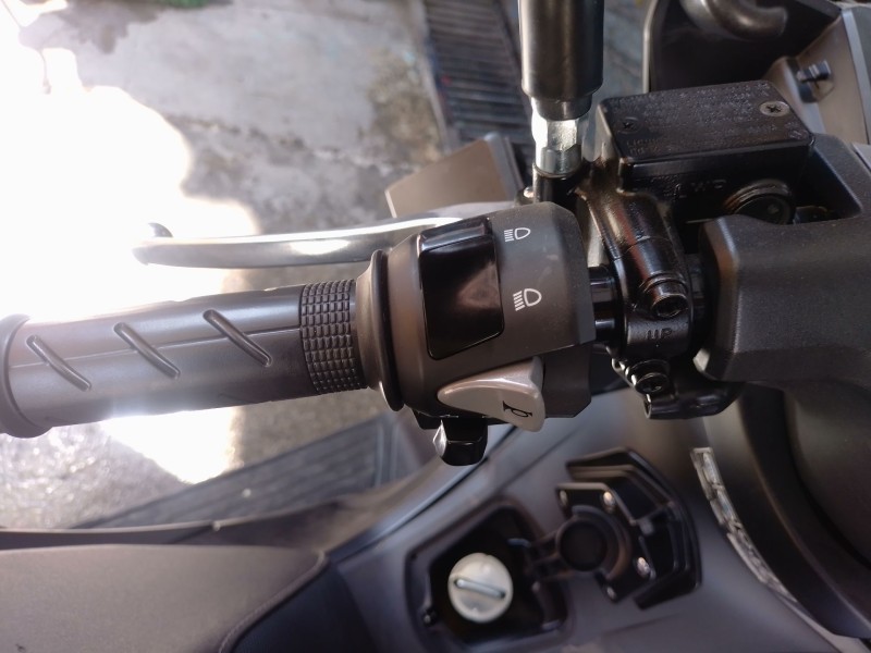 Recambio de piña luces izquierda para honda pcx pcx 125 (jk05) referencia OEM IAM   