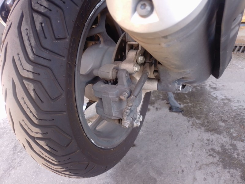 Recambio de pinza de freno trasera derecha para honda pcx pcx 125 (jk05) referencia OEM IAM   