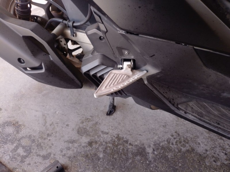 Recambio de estribera derecha para honda pcx pcx 125 (jk05) referencia OEM IAM   