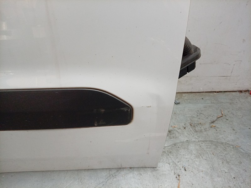 Recambio de puerta delantera derecha para ford transit courier b460 furgoneta/monovolumen 1.5 tdci referencia OEM IAM  2782144 