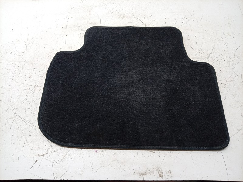 Recambio de juego alfombrillas para bmw 1 118 d f70 referencia OEM IAM  51475A476A9 