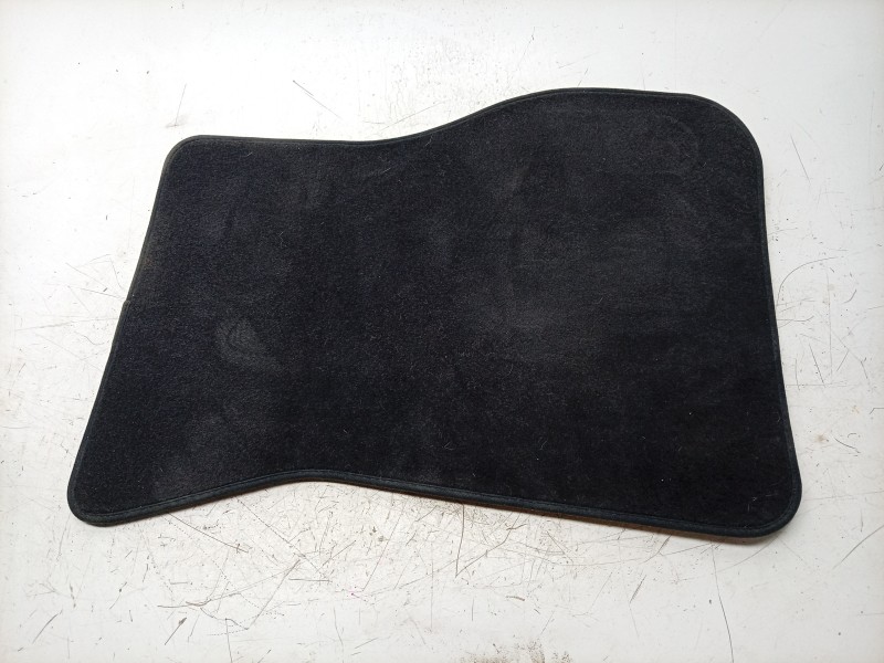 Recambio de juego alfombrillas para bmw 1 118 d f70 referencia OEM IAM  51475A476A9 