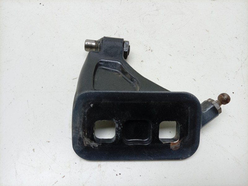 Recambio de bisagra puerta trasera derecha para aston martin rapide 5.9 v12 cat referencia OEM IAM  AD43F26800AA 