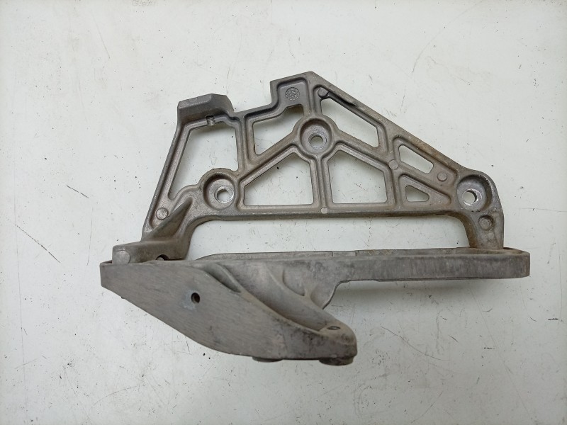 Recambio de soporte / guia puerta corredera para aston martin rapide 5.9 v12 cat referencia OEM IAM  AD4316799AB 