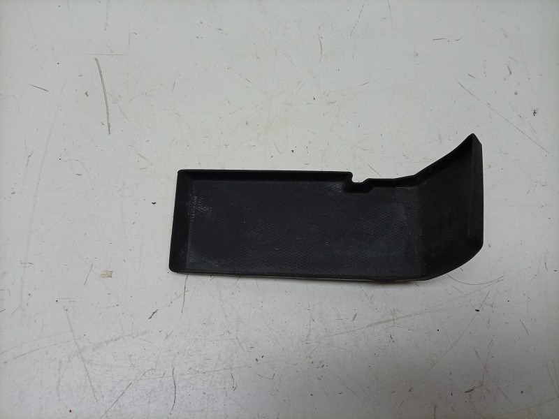 Recambio de moldura para aston martin rapide 5.9 v12 cat referencia OEM IAM  AD43101382AA 