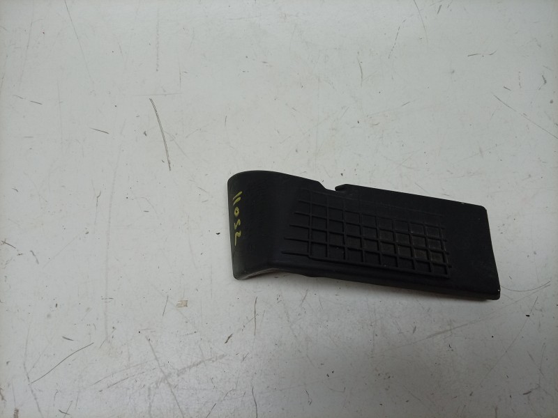 Recambio de moldura para aston martin rapide 5.9 v12 cat referencia OEM IAM  AD43101382AA 