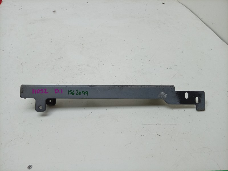 Recambio de soporte / guia puerta corredera para aston martin rapide 5.9 v12 cat referencia OEM IAM  4G43043B20AC 