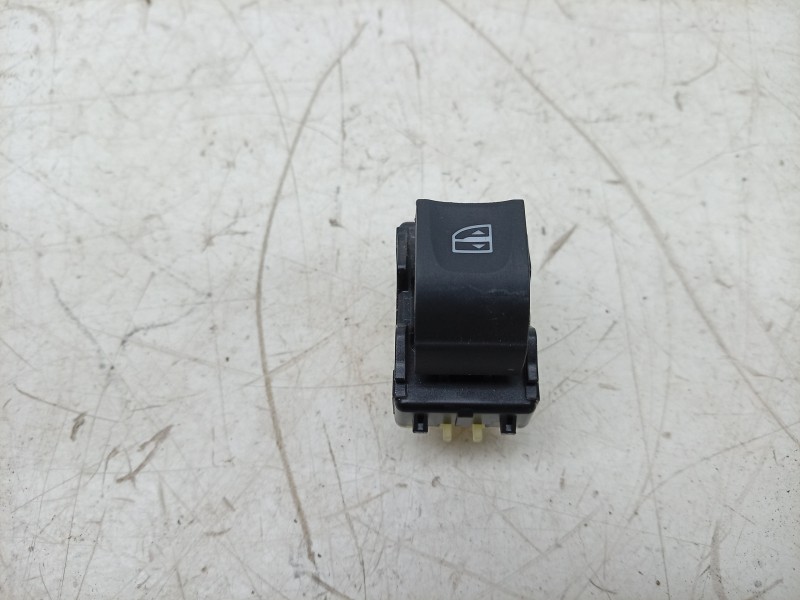 Recambio de mando elevalunas delantero derecho para dacia sandero iii 1.0 tce 90 eco-g referencia OEM IAM  254118439R 