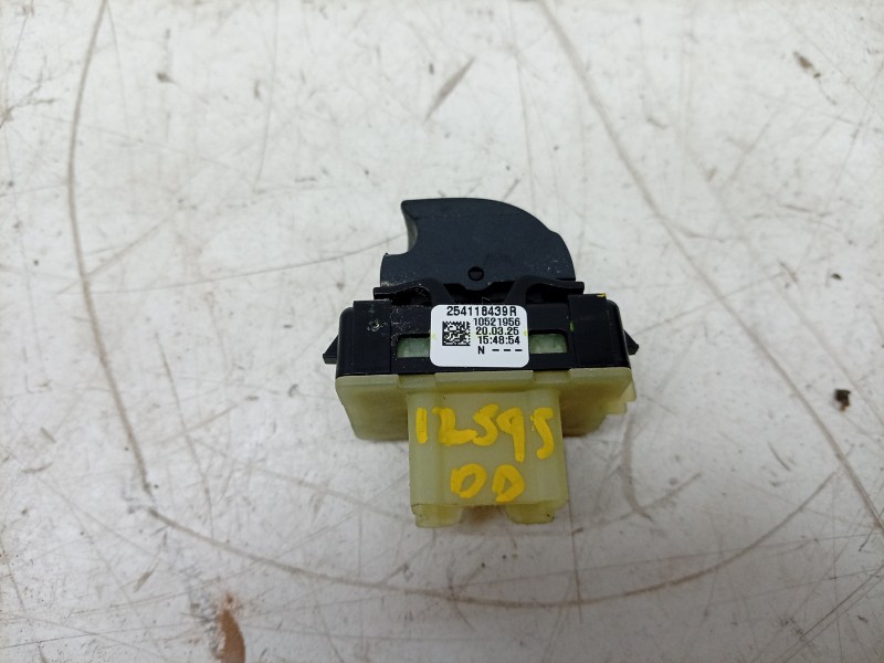 Recambio de mando elevalunas delantero derecho para dacia sandero iii 1.0 tce 90 eco-g referencia OEM IAM  254118439R 