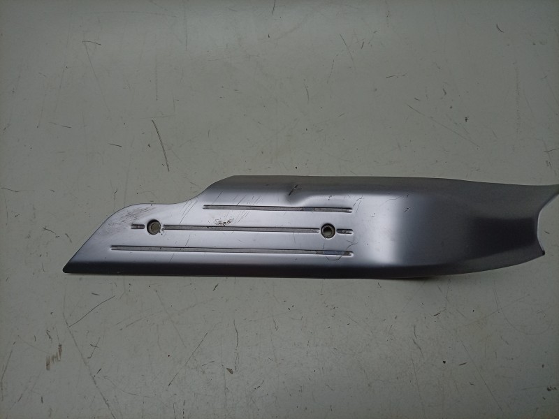 Recambio de moldura para aston martin rapide 5.9 v12 cat referencia OEM IAM  AD43132A48ABW 