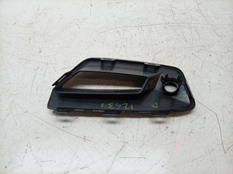 Recambio de rejilla delantera para bmw 1 118 d f70 referencia OEM IAM  51115A35D12 