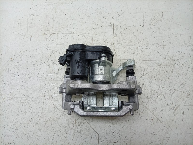 Recambio de pinza freno trasera izquierda para toyota yaris (_p21_, _pa1_, _ph1_) 1.5 hybrid (mxph10) referencia OEM IAM  F394C 