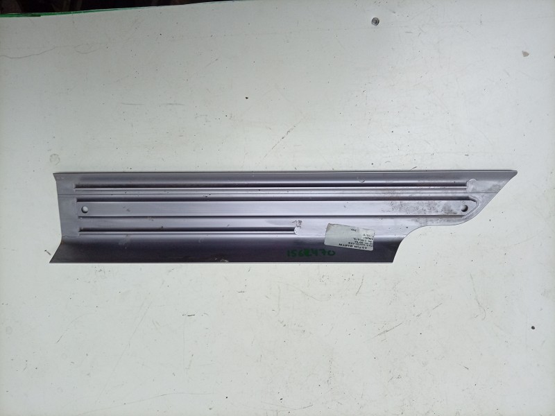 Recambio de moldura para aston martin rapide 5.9 v12 cat referencia OEM IAM  AD43132A13AAW 