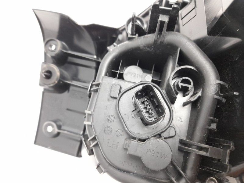 Recambio de piloto trasero izquierdo para renault captur i (j5_, h5_) 0.9 tce 90 referencia OEM IAM  265557849R 103F18120771/162