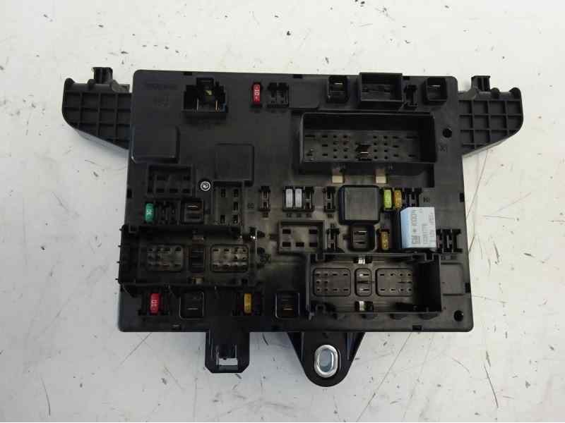 Recambio de caja reles / fusibles para opel astra j lim. excellence referencia OEM IAM 13368651 365927271 11101138AA