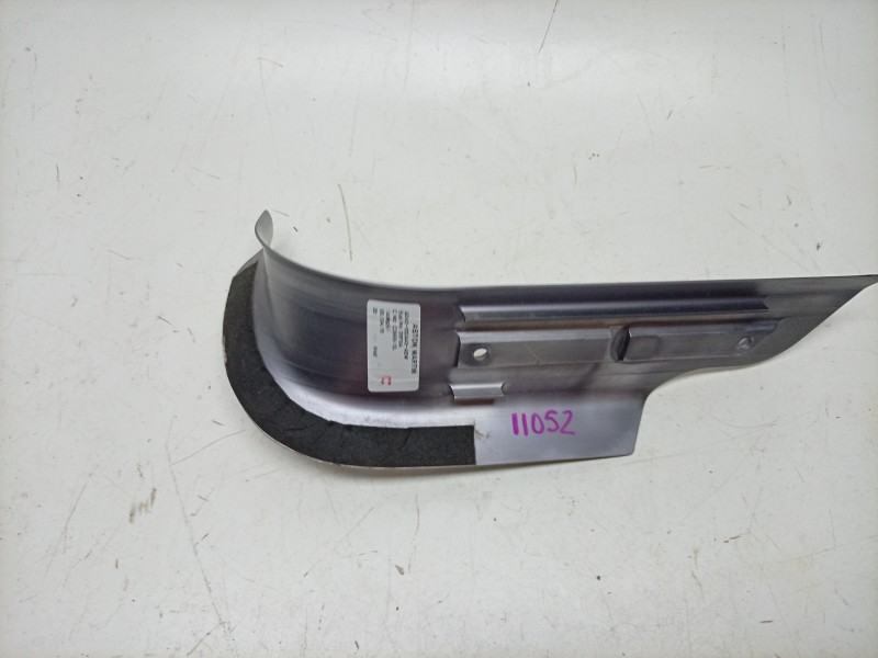 Recambio de moldura para aston martin rapide 5.9 v12 cat referencia OEM IAM  AD43132A49ABW 
