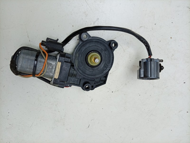 Recambio de motor elevalunas delantero derecho para aston martin rapide 5.9 v12 cat referencia OEM IAM  D348303 