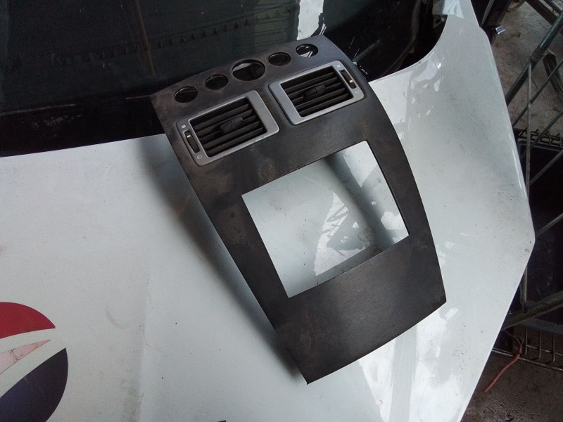 Recambio de moldura central calefaccion para aston martin rapide 5.9 v12 cat referencia OEM IAM  4G43045K201B 