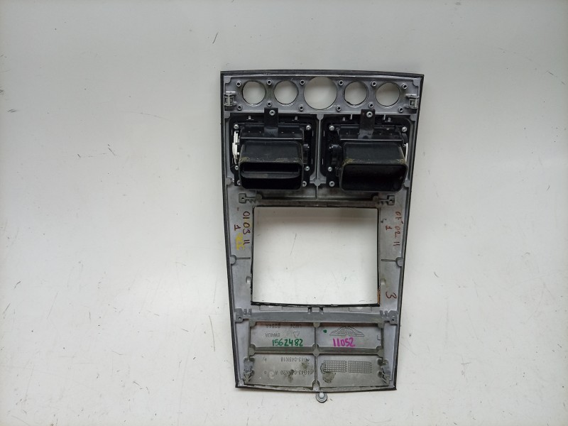 Recambio de moldura central calefaccion para aston martin rapide 5.9 v12 cat referencia OEM IAM  4G43045K201B 