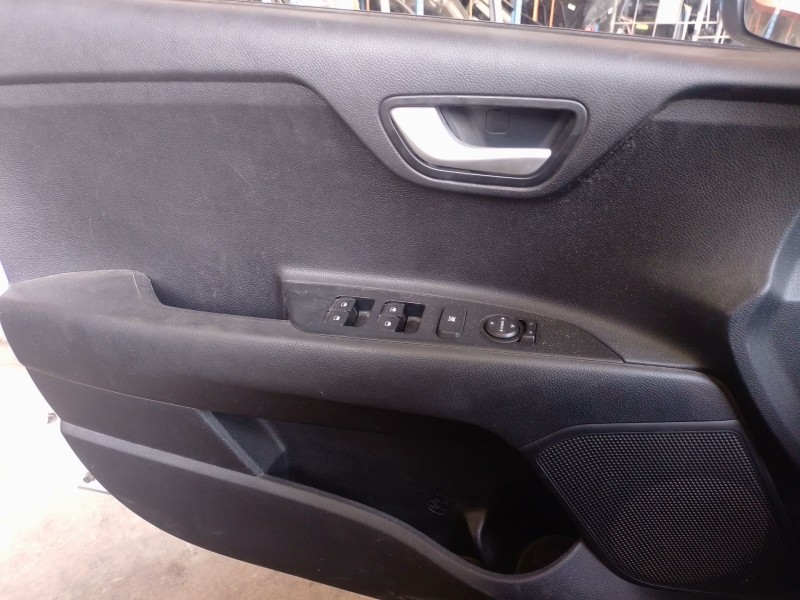 Recambio de mando elevalunas delantero izquierdo para kia stonic (yb) 1.0 t-gdi referencia OEM IAM   