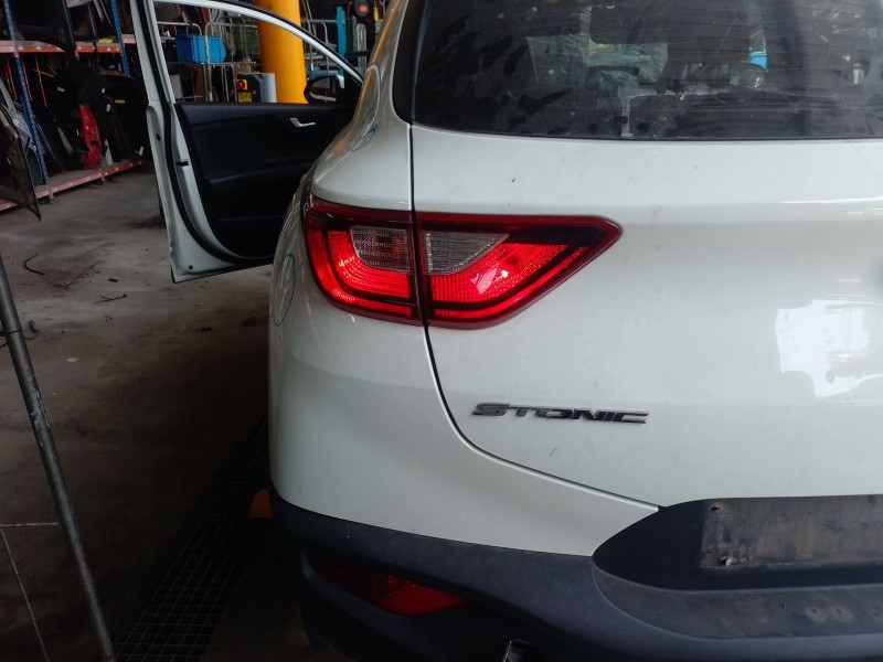 Recambio de piloto trasero izquierdo interior para kia stonic (yb) 1.0 t-gdi referencia OEM IAM   