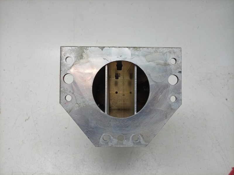 Recambio de refuerzo paragolpes delantero para aston martin rapide 5.9 v12 cat referencia OEM IAM  AD43V17N800AC 