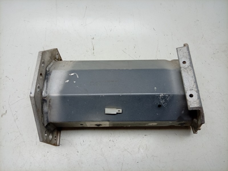 Recambio de refuerzo paragolpes delantero para aston martin rapide 5.9 v12 cat referencia OEM IAM  AD43V17N800AC 
