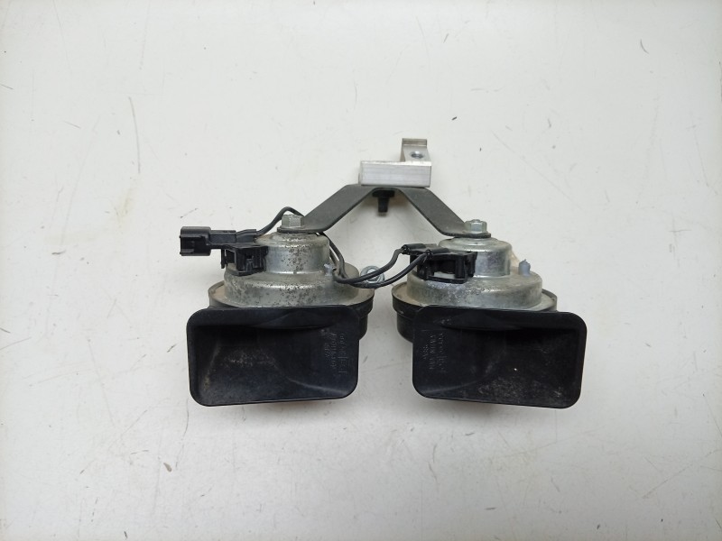 Recambio de claxon para aston martin rapide 5.9 v12 cat referencia OEM IAM  A046522 