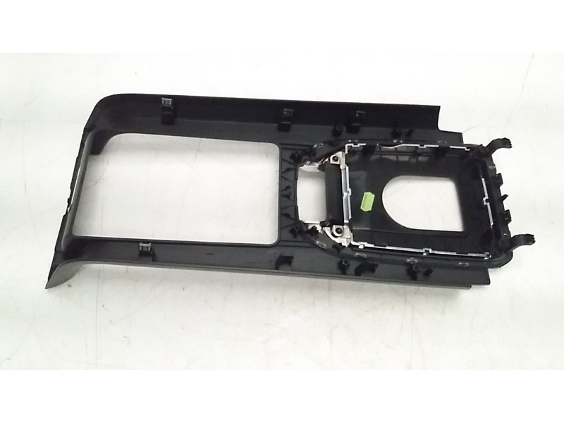 Recambio de moldura para land rover discovery sport 2.0 td4 cat referencia OEM IAM 16A2377C  