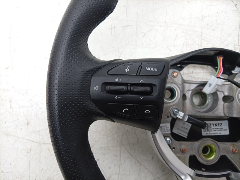Recambio de volante para kia stonic (yb) 1.0 t-gdi eco-dynamics+ referencia OEM IAM  56110H8KE12MX 