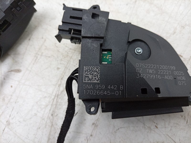 Recambio de mando volante para volkswagen t-roc (a11, d11) 1.0 tsi referencia OEM IAM  5NA959442B 