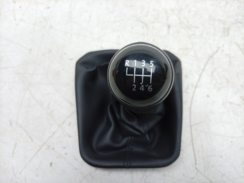 Recambio de pomo palanca cambio para volkswagen t-roc (a11, d11) 1.0 tsi referencia OEM IAM  2GA711123A 