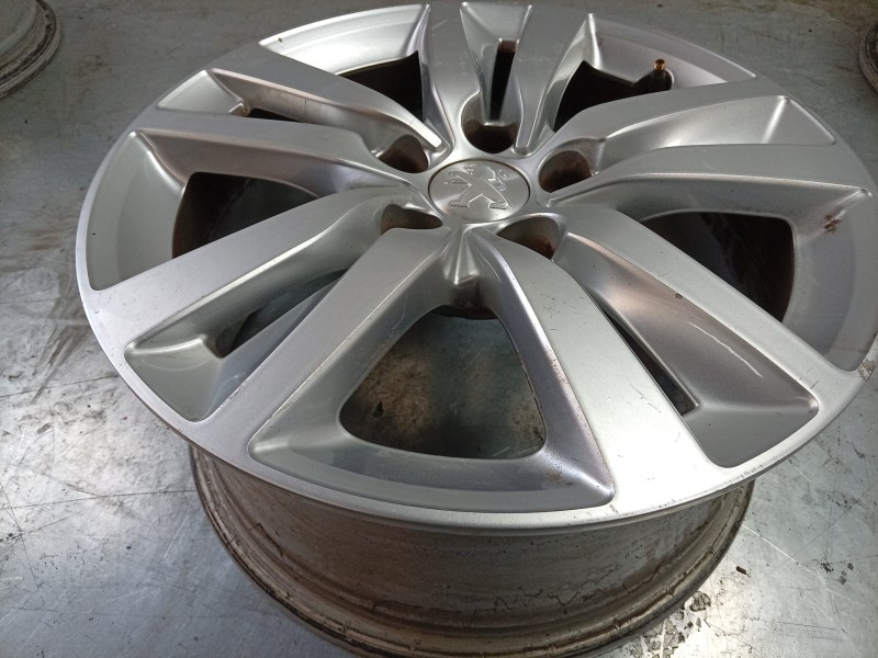 Recambio de llanta para peugeot 308 ii (lb_, lp_, lw_, lh_, l3_) 1.5 bluehdi 130 referencia OEM IAM  96779895TW 