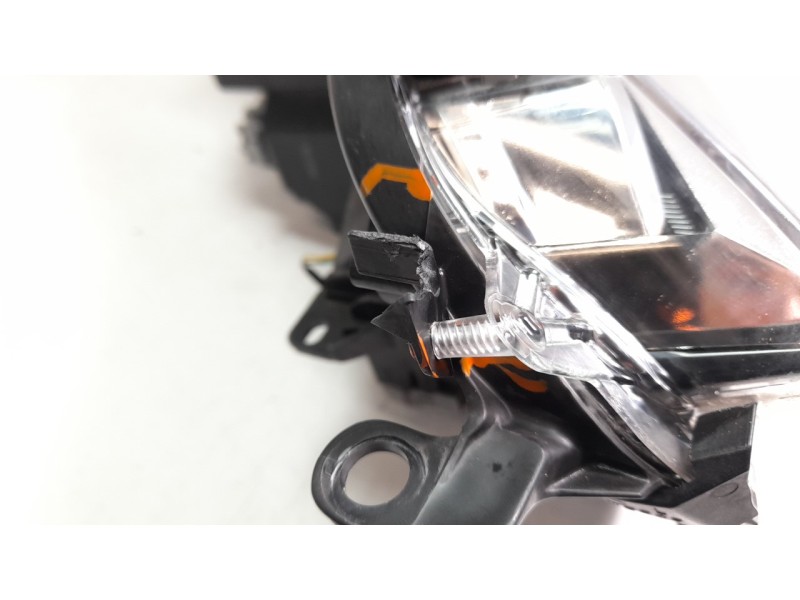 Recambio de faro izquierdo para toyota rav4 referencia OEM IAM 8117042650 108909802 TY2924914