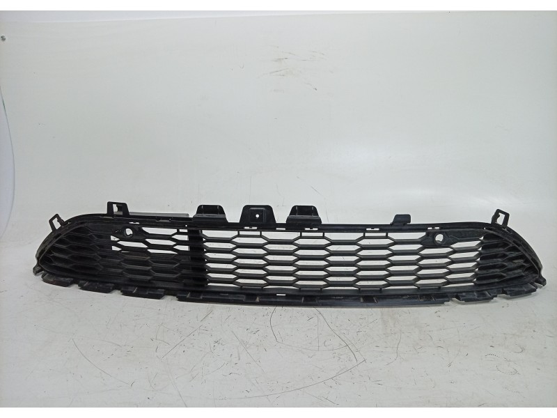 Recambio de rejilla delantera para dacia sandero iii 1.0 tce 90 eco-g referencia OEM IAM  622546060R 
