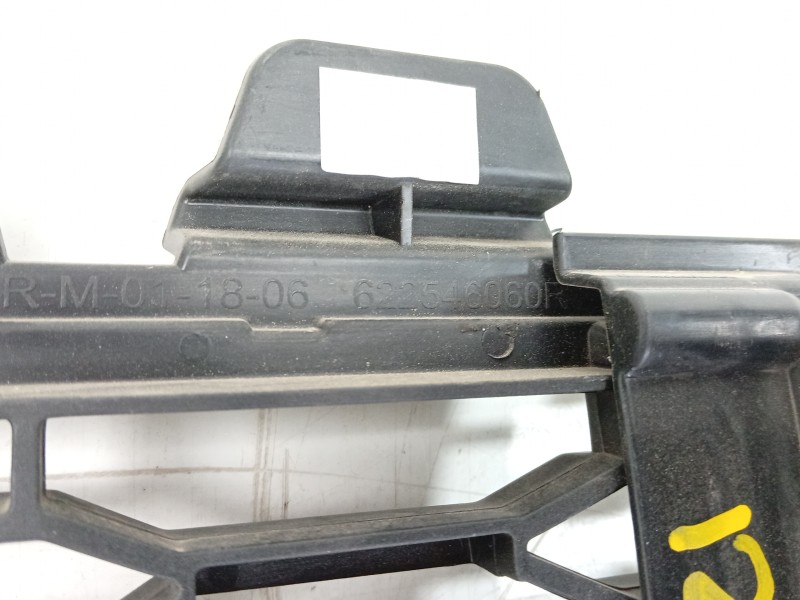 Recambio de rejilla delantera para dacia sandero iii 1.0 tce 90 eco-g referencia OEM IAM  622546060R 