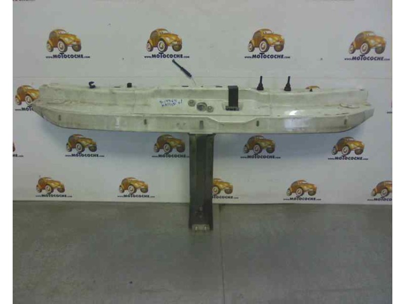 Recambio de travesaño superior para renault master bus referencia OEM IAM 7751690121 109193370 7564