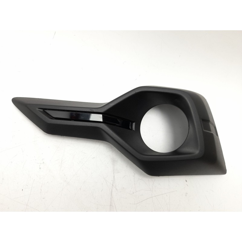 Recambio de rejilla paragolpes izquierda para dacia sandero iii 1.0 tce 90 eco-g referencia OEM IAM  261A39803R 