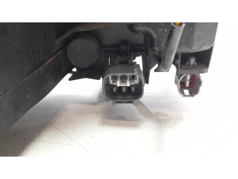 Recambio de faro izquierdo para toyota rav4 referencia OEM IAM 8117042650 108909802 TY2924914