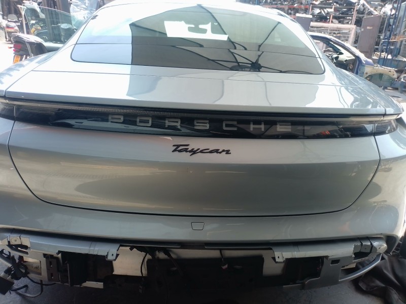 Recambio de piloto trasero central para porsche taycan (y1a) 4s referencia OEM IAM   