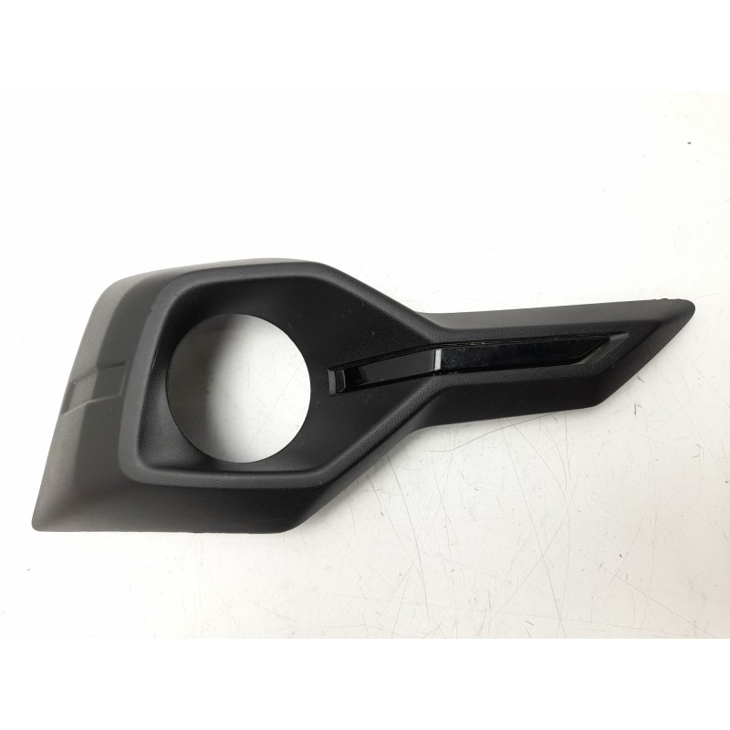Recambio de rejilla paragolpes derecha para dacia sandero iii 1.0 tce 90 eco-g referencia OEM IAM  261A24561R 