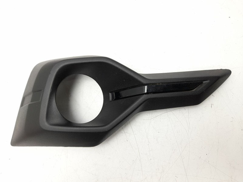 Recambio de rejilla paragolpes derecha para dacia sandero iii 1.0 tce 90 eco-g referencia OEM IAM  261A24561R 