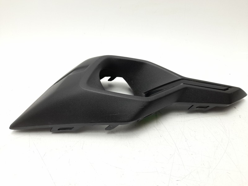 Recambio de rejilla paragolpes derecha para dacia sandero iii 1.0 tce 90 eco-g referencia OEM IAM  261A24561R 