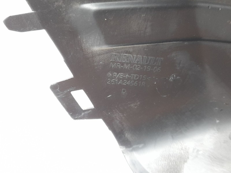 Recambio de rejilla paragolpes derecha para dacia sandero iii 1.0 tce 90 eco-g referencia OEM IAM  261A24561R 