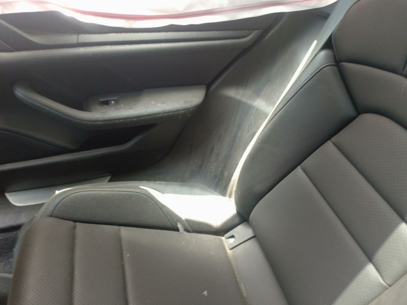 Recambio de juego tapizados / cartoneras para porsche taycan (y1a) 4s referencia OEM IAM   
