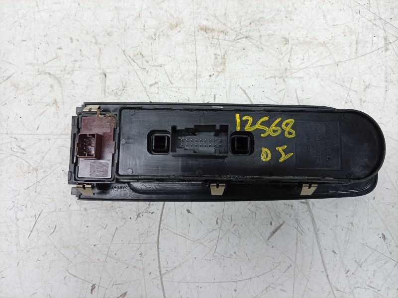 Recambio de mando elevalunas delantero izquierdo para jeep renegade suv (bu, b1, bv) 1.6 crd referencia OEM IAM 5VH83LXHAA 73564
