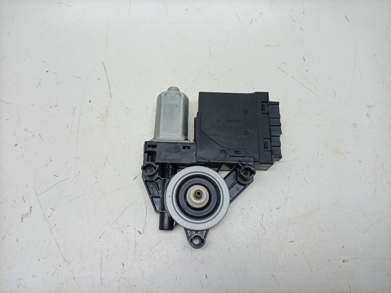 Recambio de motor elevalunas delantero izquierdo para volvo v60 ii cross country (227) d4 awd referencia OEM IAM  31674755 