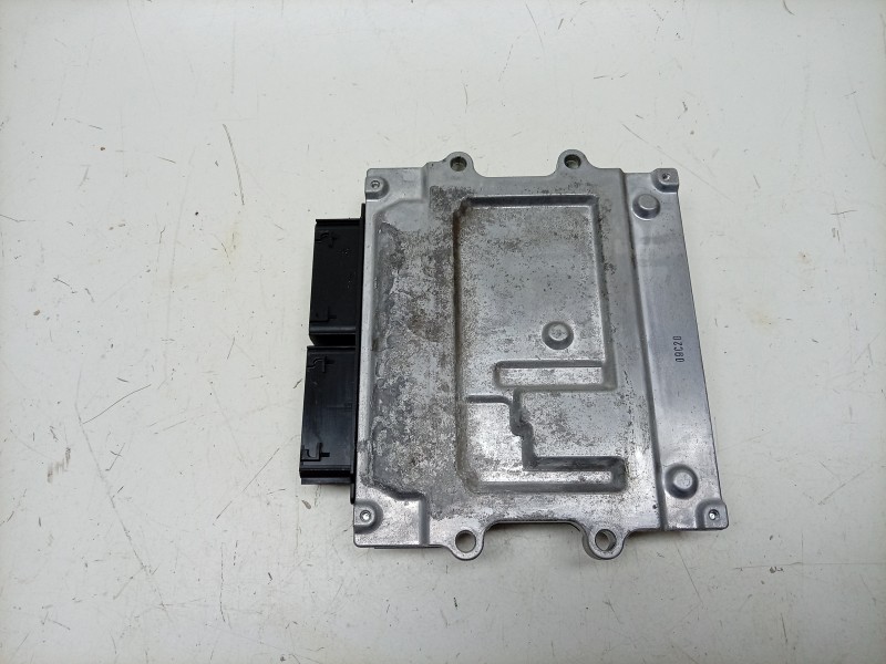 Recambio de centralita motor uce para volvo v60 ii cross country (227) d4 awd referencia OEM IAM  32242005 