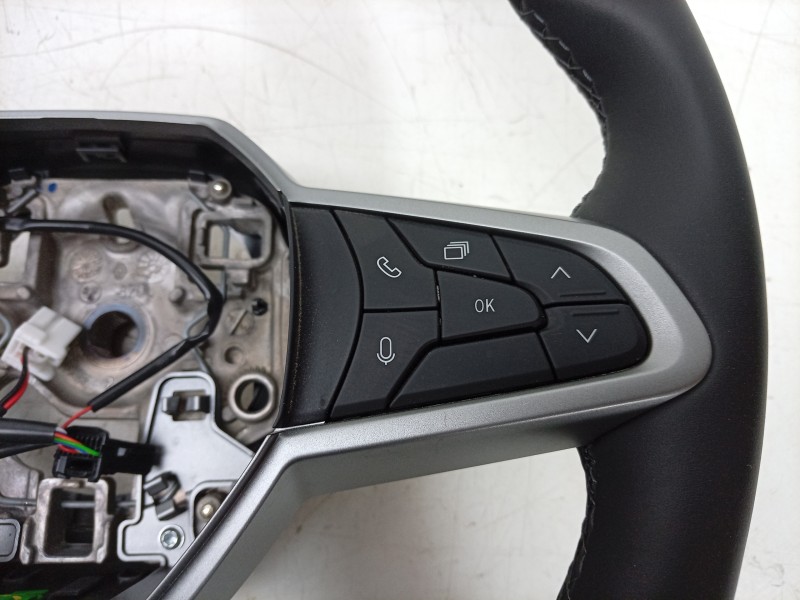 Recambio de volante para dacia bigster referencia OEM IAM  484001334R 